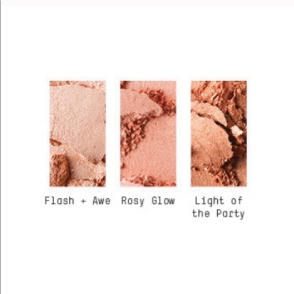 MAC Hyper Real Glow Pallet - Picture 4 of 5